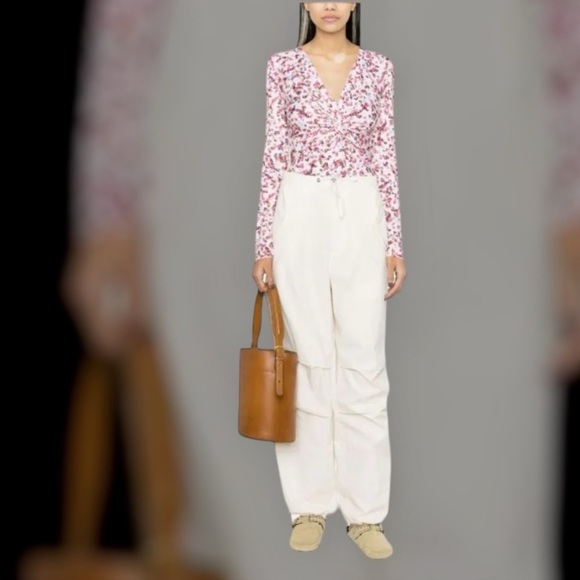 MARANT ÉTOILE abstract-print bodysuit
$225 $315
Size: 34
Isabel Marant - Picture 2 of 4